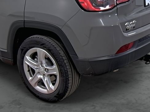 Used 2023 Jeep Compass Latitude w/ Convenience Group image 9