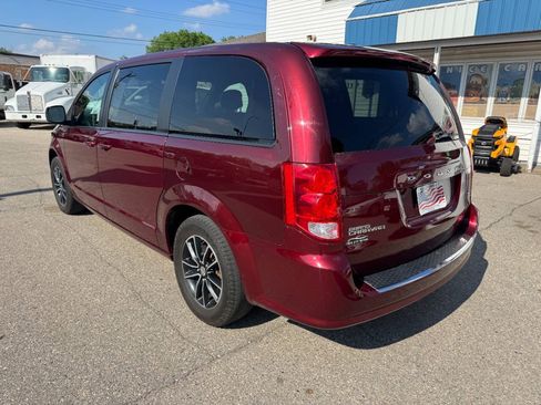 Used 2019 Dodge Grand Caravan GT FWD image 8