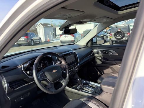 Used 2018 Chevrolet Traverse Premier image 12