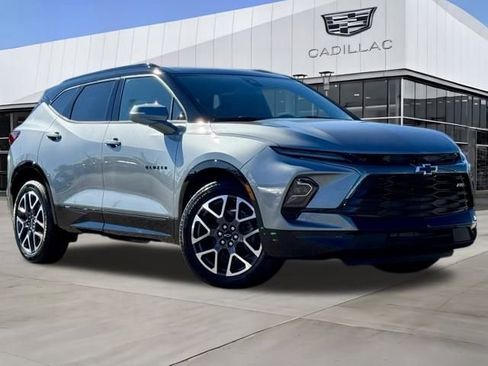 Used 2025 Chevrolet Blazer RS w/ Enhanced Convenience Package image 2