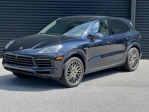 Certified 2022 Porsche Cayenne E-Hybrid image 1