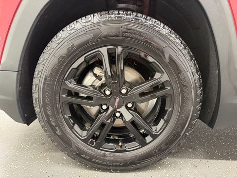 Used 2024 GMC Terrain AT4 AWD/4WD image 18
