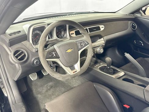 Used 2015 Chevrolet Camaro Z/28 RWD image 9