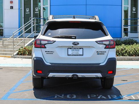 Used 2024 Subaru Outback Limited AWD/4WD image 9