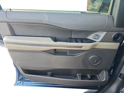 Used 2019 Ford Expedition XLT w/ Equipment Group 202A RWD image 23