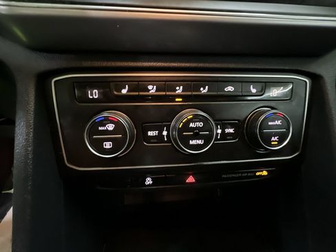 Used 2018 Volkswagen Atlas SE FWD image 23