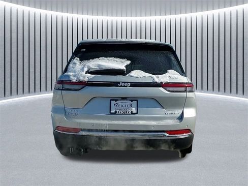 New 2025 Jeep Grand Cherokee Laredo X w/ Luxury Tech Group I image 10