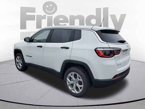 Used 2024 Jeep Compass Sport AWD/4WD image 3