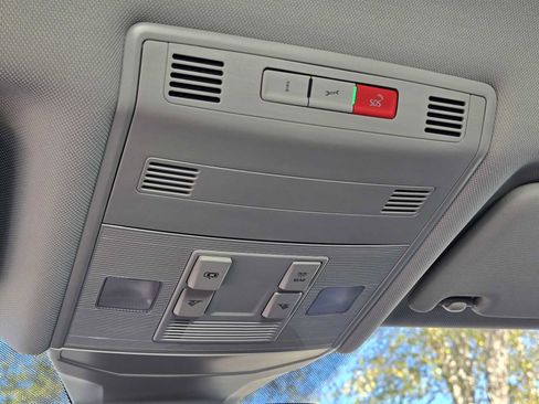 Used 2022 Volkswagen Jetta SE image 29