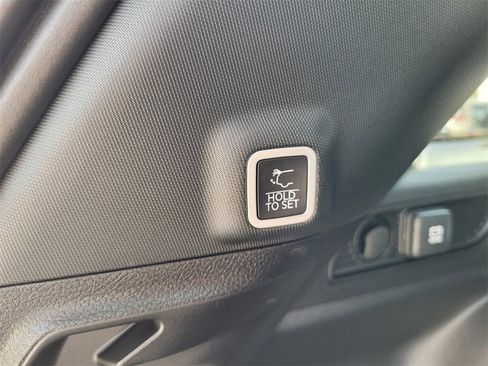 Used 2025 Jeep Grand Cherokee Laredo X w/ Luxury Tech Group I image 11