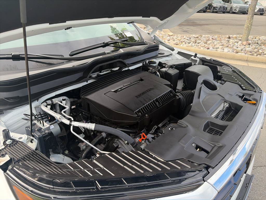 Certified 2025 Honda Pilot Touring image 30
