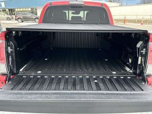 Used 2019 Toyota Tacoma Limited image 16