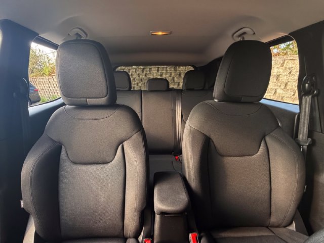 Used 2020 Jeep Renegade Sport FWD image 29