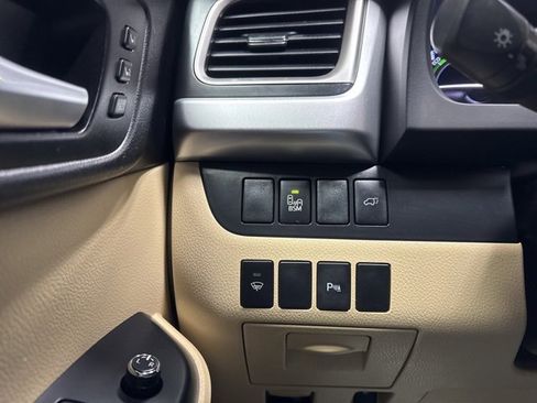 Used 2015 Toyota Highlander Limited image 11