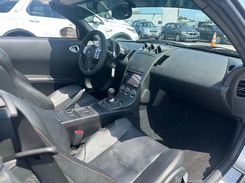 Used 2005 Nissan 350Z Touring image 24