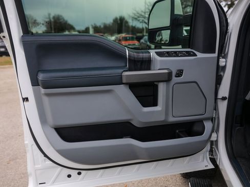 Used 2022 Ford F350 Limited image 25