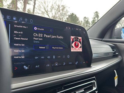 New 2026 Chevrolet Traverse LT image 21