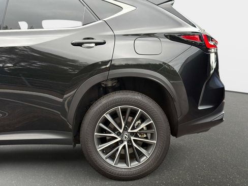 Used 2025 Lexus NX 250 FWD w/ Towing Package (2000 Lbs) image 14