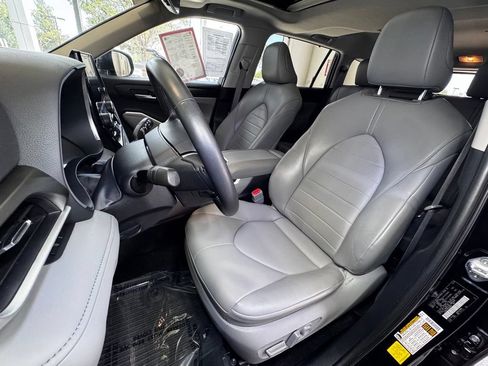Certified 2023 Toyota Highlander XLE AWD/4WD image 26