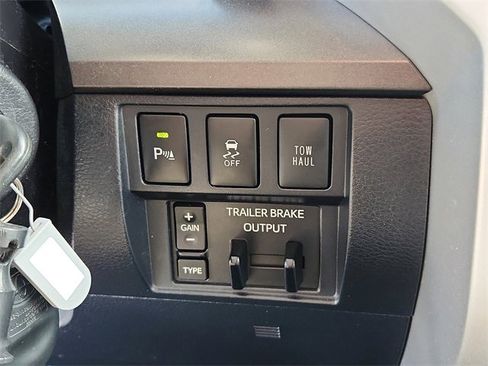 Used 2017 Toyota Tundra SR5 w/ TRD Off Road Package image 14