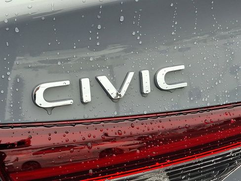 Used 2025 Honda Civic Sport image 30