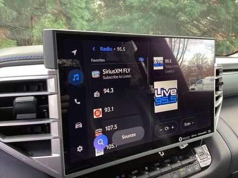 Used 2024 Toyota Tundra Platinum image 17