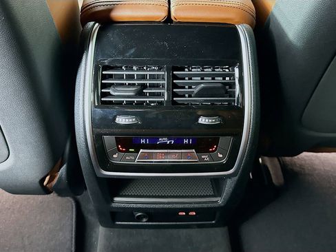 New 2026 BMW X5 M60i w/ Executive Package image 18