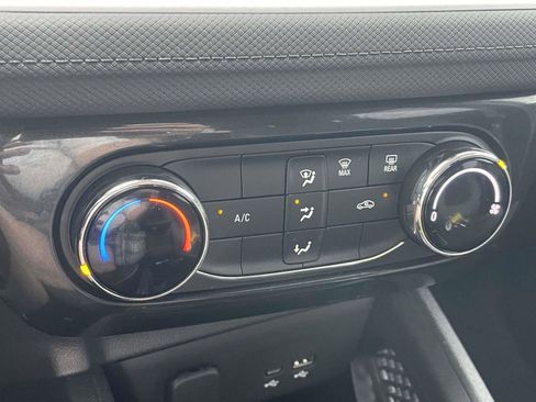 Used 2024 Chevrolet TrailBlazer LT FWD image 19