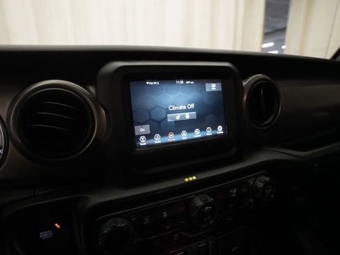 Used 2021 Jeep Wrangler Sport AWD/4WD image 6