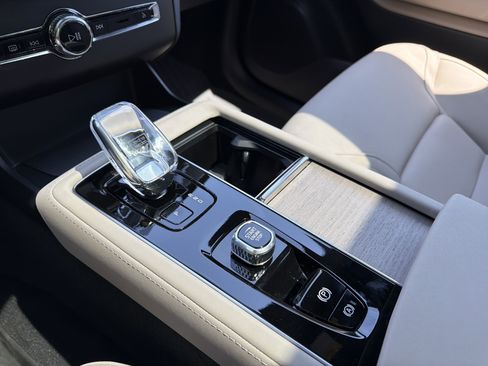 Used 2026 Volvo XC90 B6 Plus w/ Protection Package Premier image 26