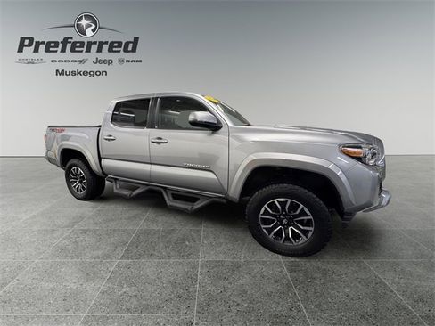 Used 2020 Toyota Tacoma 4x4 Double Cab image 8