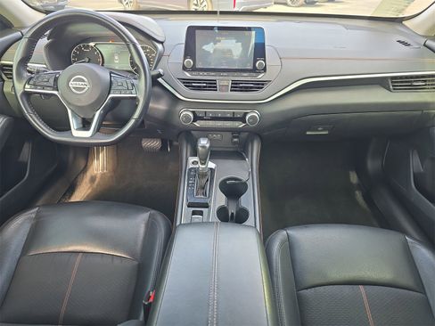 Used 2020 Nissan Altima 2.5 SR w/ Premium Package image 9