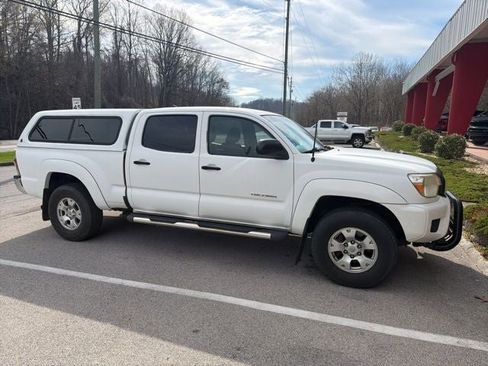 Used 2012 Toyota Tacoma Base V6 w/ SR5 Pkg image 14