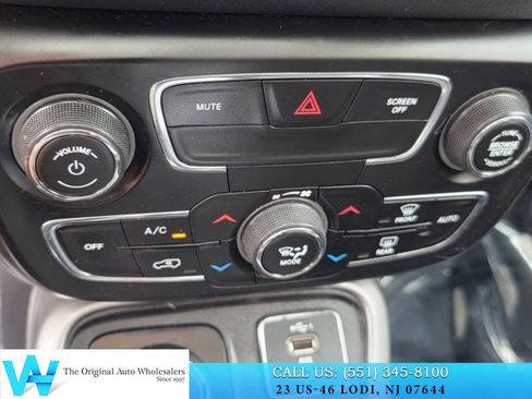 Used 2020 Jeep Compass Latitude w/ Popular Equipment Group AWD/4WD image 15