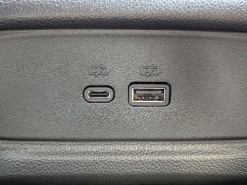 New 2025 Chevrolet Trax RS w/ Sunroof Package image 9