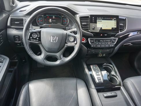 Used 2022 Honda Pilot Touring image 6
