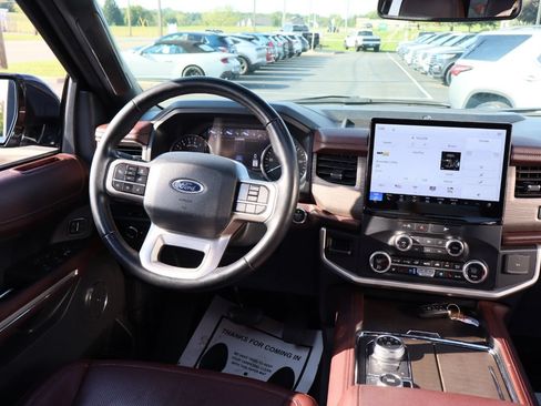 Used 2024 Ford Expedition Limited AWD/4WD image 27