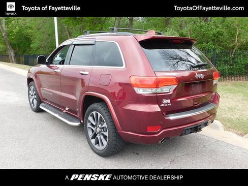 Used 2017 Jeep Grand Cherokee Overland image 3