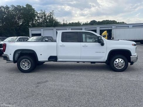 New 2026 Chevrolet Silverado 3500 LT w/ All Star Edition AWD/4WD image 2