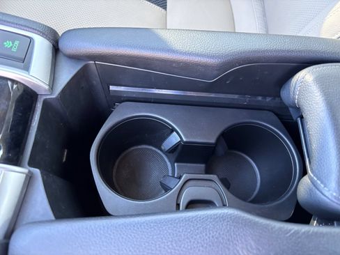 Certified 2019 Honda Civic Touring image 32