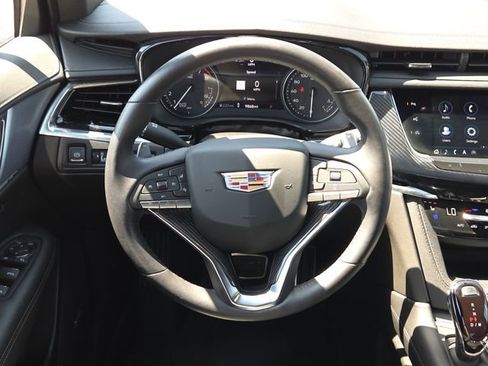 Used 2024 Cadillac XT6 Sport w/ Technology Package AWD/4WD image 14
