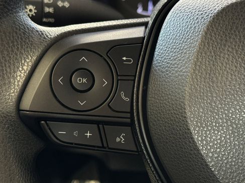 Certified 2021 Toyota Corolla LE image 28