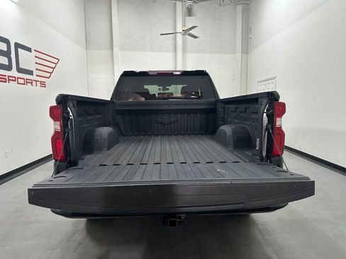 Used 2020 Chevrolet Silverado 1500 Custom w/ Custom Value Package AWD/4WD image 17