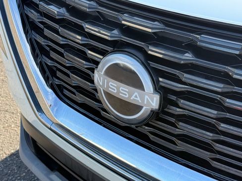 Used 2023 Nissan Rogue SV w/ SV Premium Package FWD image 33