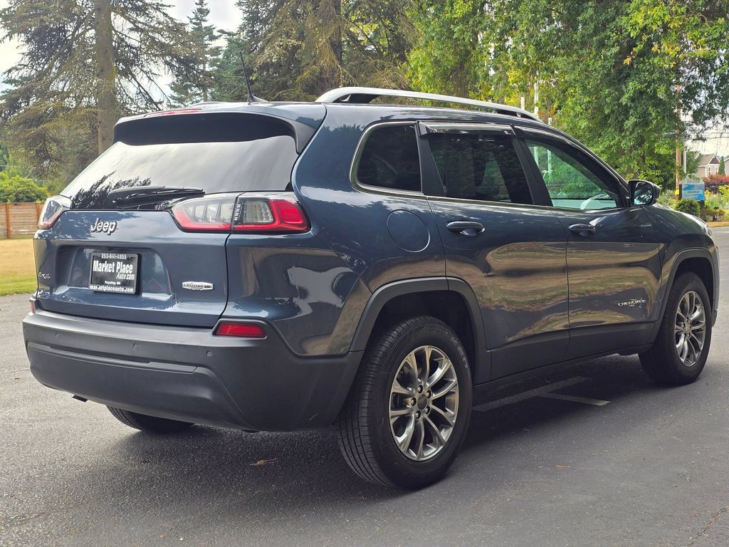 Used 2019 Jeep Cherokee Latitude Plus w/ Cold Weather Group AWD/4WD image 6