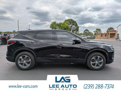 Used 2023 Chevrolet Blazer LT AWD/4WD image 2