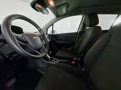 Used 2019 Chevrolet Trax LS w/ Tint and Cruise Package image 20