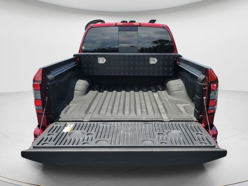 Used 2025 Nissan Frontier SV w/ SV Convenience Package RWD image 12