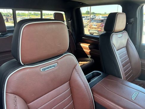 Used 2024 GMC Sierra 2500 Denali Ultimate AWD/4WD image 13