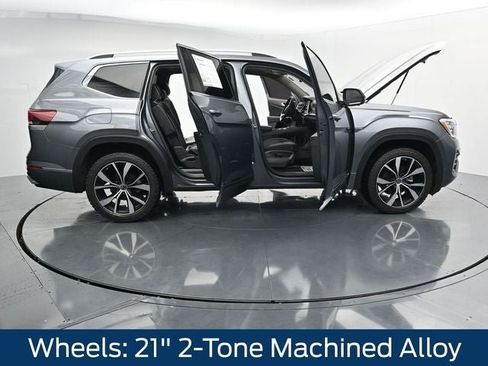 Used 2024 Volkswagen Atlas SEL Premium R-Line AWD/4WD image 36